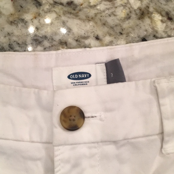 Old navy shorts - Picture 3 of 3